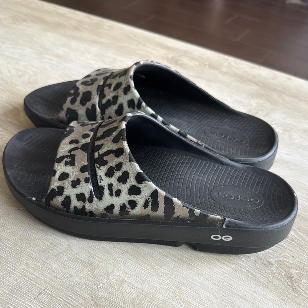 OOFOS OOahh Cheetah Slides 10